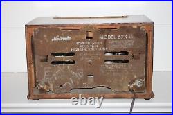 Vintage Table Top Wooden Motorola 67X13 AM Tube Radio Works Lights Great Sound