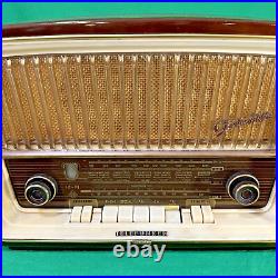 Vintage Telefunken GAVOTTE 8U German Tabletop Radio- Clean, Works