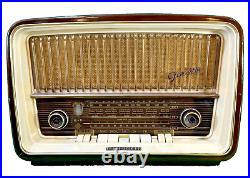 Vintage Telefunken GAVOTTE 8U German Tabletop Radio- Clean, Works