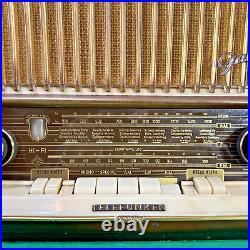 Vintage Telefunken GAVOTTE 8U German Tabletop Radio- Clean, Works