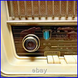 Vintage Telefunken GAVOTTE 8U German Tabletop Radio- Clean, Works