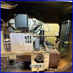 Vintage Telefunken GAVOTTE 8U German Tabletop Radio- Clean, Works