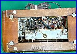 Vintage Telefunken GAVOTTE 8U German Tabletop Radio- Clean, Works