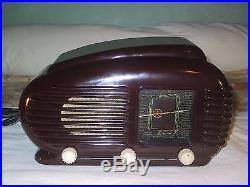 Vintage Tesla Talisman 308-U Maroon Tube Radio. Very nice