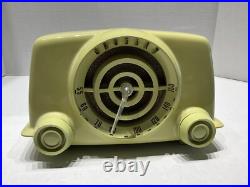 Vintage Tested Crosley Radio Bullseye Model 11-105-U Avocado Green Color Vintage Tested Crosley Radio Bullseye Model 11-105-U Avocado Green Color