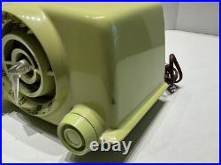 Vintage Tested Crosley Radio Bullseye Model 11-105-U Avocado Green Color Vintage Tested Crosley Radio Bullseye Model 11-105-U Avocado Green Color