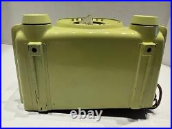 Vintage Tested Crosley Radio Bullseye Model 11-105-U Avocado Green Color Vintage Tested Crosley Radio Bullseye Model 11-105-U Avocado Green Color