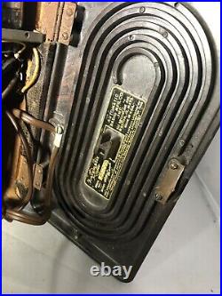 Vintage Tom Thumb Automatic Radio Mfg. Co. Portable Tube Radio Works