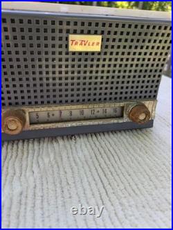 Vintage Travler Tube Radio AM super heterodyne MCM White Working