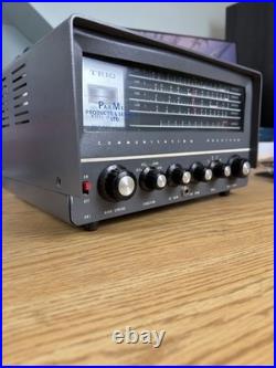 Vintage Trio JR-200 Communication Receiver Radio Tube Audio Powers On Needs Work