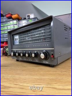 Vintage Trio JR-200 Communication Receiver Radio Tube Audio Powers On Needs Work