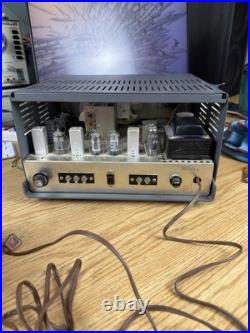Vintage Trio JR-200 Communication Receiver Radio Tube Audio Powers On Needs Work