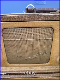 Vintage Truetone Portable Tube Radio Brief Case Style withHandle True Tone AS IS