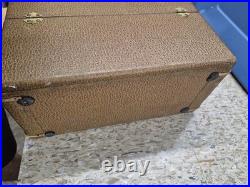 Vintage Truetone Portable Tube Radio Brief Case Style withHandle True Tone AS IS