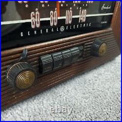 Vintage Tube Radio General Electric Model 321 AM GE Wood Tabletop Pushbutton