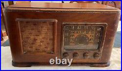 Vintage Tube Radio RCA Sonora 1942 AM SW Table Wood Cabinet LWU-181 A-2393