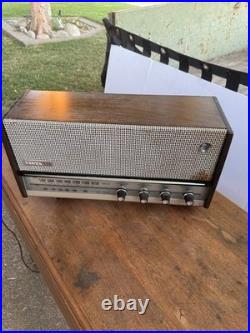Vintage Vista 500 AM FM Tube Radio Mid Century MCM Wood Cabinet Atomic 1960s Vintage Vista 500 AM FM Tube Radio Mid Century MCM Wood Cabinet Atomic 1960s