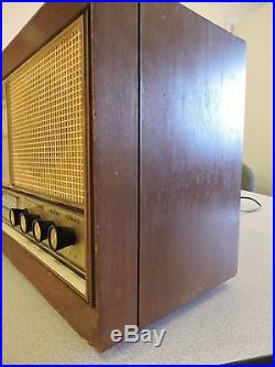 Vintage WESTERN AUTO TRUETONE WOOD CABINET TUBE RADIO WITH CLOCK USA