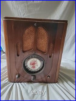 Vintage WWII Wood Crosley Fiver Vintage Tube Radio UNTESTED Vintage WWII Wood Crosley Fiver Vintage Tube Radio UNTESTED