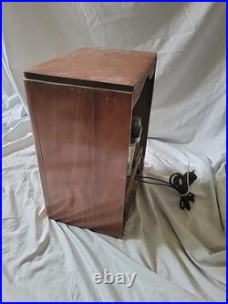 Vintage WWII Wood Crosley Fiver Vintage Tube Radio UNTESTED