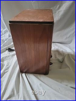 Vintage WWII Wood Crosley Fiver Vintage Tube Radio UNTESTED