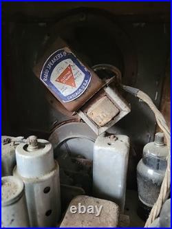 Vintage WWII Wood Crosley Fiver Vintage Tube Radio UNTESTED