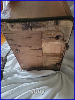 Vintage WWII Wood Crosley Fiver Vintage Tube Radio UNTESTED