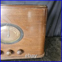 Vintage Wards Airline Farm Set Tube Radio Model 62-305