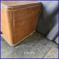 Vintage Wards Airline Farm Set Tube Radio Model 62-305