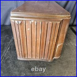 Vintage Wards Airline Farm Set Tube Radio Model 62-305