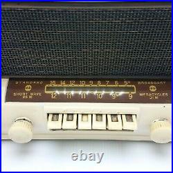Vintage Wards Airline Tube Radio Model 64BR-1514A White Tested and Working