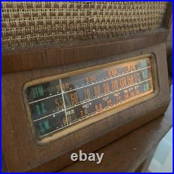 Vintage Westinghouse 675 Tube Radio