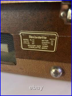 Vintage Wilcox-Gay AM Tube Radio Record Cutter Recorder Player 8J10, See Video Vintage Wilcox-Gay AM Tube Radio Record Cutter Recorder Player 8J10, See Video