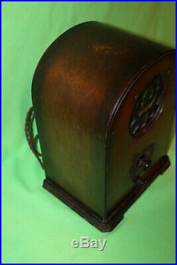 Vintage Wood Radio Musique Model 4 TOMBSTONE POWERS UP 15 TALL X 11 WIDE