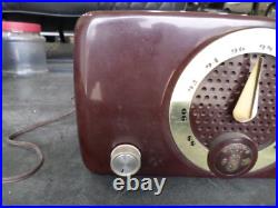 Vintage ZENITH Model 7H918 FM radio Bakelite Original Works PERFECT NICE