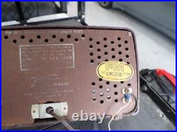 Vintage ZENITH Model 7H918 FM radio Bakelite Original Works PERFECT NICE