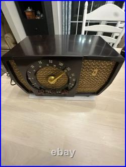 Vintage ZENITH Model H723 AM- FM radio Bakelite Working EXC Vintage ZENITH Model H723 AM- FM radio Bakelite Working EXC