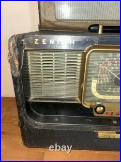 Vintage ZENITH Trans Oceanic Wave Magnet Tube Radio Powers On Read Description