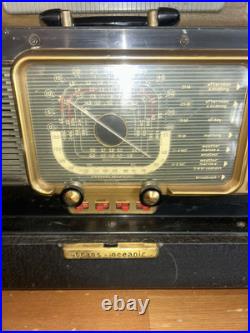 Vintage ZENITH Trans Oceanic Wave Magnet Tube Radio Powers On Read Description