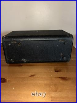 Vintage ZENITH Trans Oceanic Wave Magnet Tube Radio Powers On Read Description
