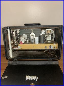 Vintage ZENITH Trans Oceanic Wave Magnet Tube Radio Powers On Read Description