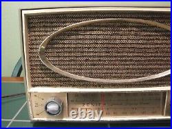 Vintage ZENITH Vacuum Tube 1951 era AM/FM Radio. New Tubes and Part Recapped