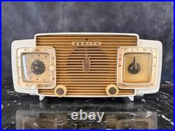 Vintage Zenith 1952 Model L522W AM Tube Clock Radio Bakelite White Telechron