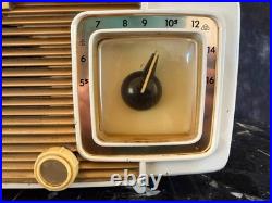 Vintage Zenith 1952 Model L522W AM Tube Clock Radio Bakelite White Telechron