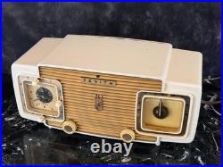 Vintage Zenith 1952 Model L522W AM Tube Clock Radio Bakelite White Telechron