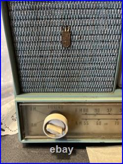 Vintage Zenith 4 Tube Clock Works Radio Static Mint Green Model B728f Vintage Zenith 4 Tube Clock Works Radio Static Mint Green Model B728f