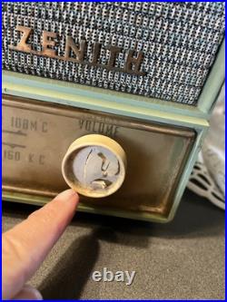 Vintage Zenith 4 Tube Clock Works Radio Static Mint Green Model B728f Vintage Zenith 4 Tube Clock Works Radio Static Mint Green Model B728f