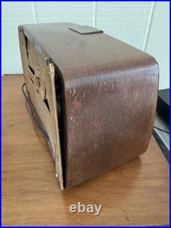 Vintage Zenith 6D030 Radio Designed by Charles & Ray Eames