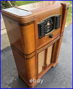 Vintage Zenith 8S661 Tube Console Radio Art Deco Long Distance Standard READ