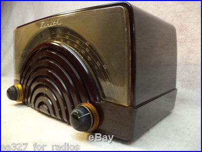 Vintage Zenith AM/FM Tube Radio Model 8H023